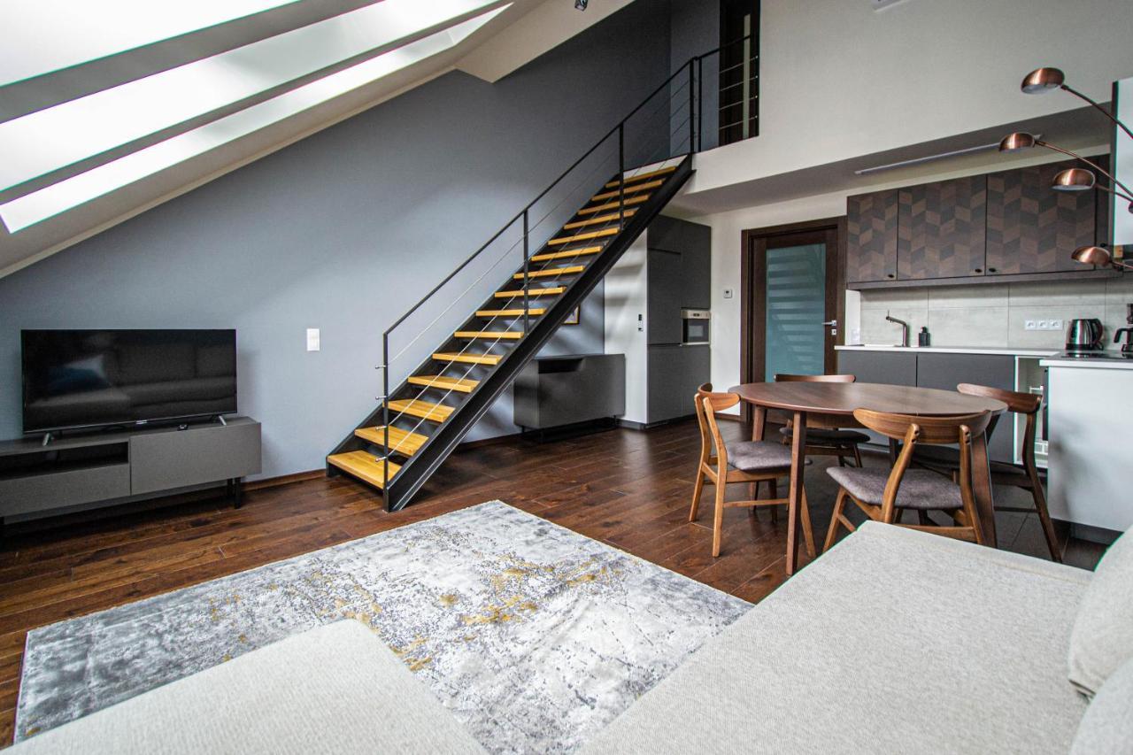 Quite Loft With Balcony And 3 Air Conditioners Praga Exterior foto