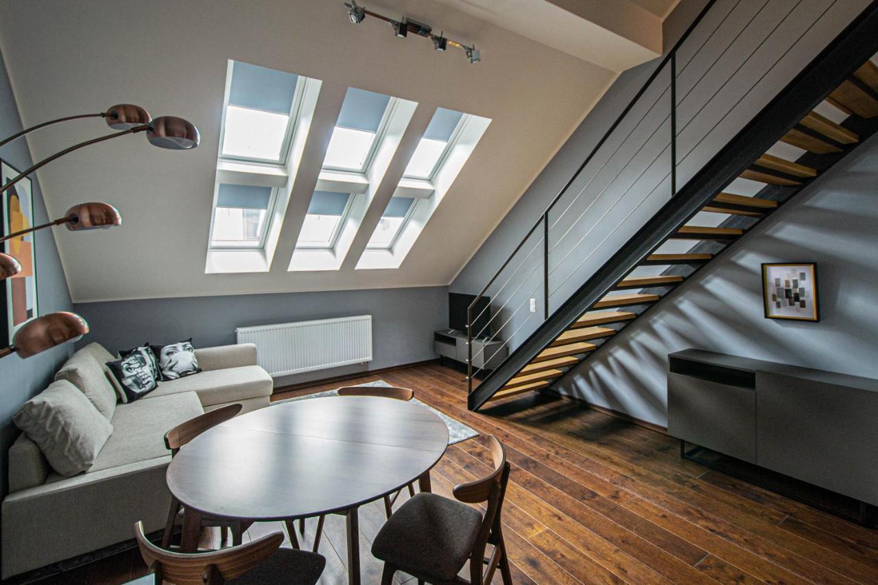 Quite Loft With Balcony And 3 Air Conditioners Praga Exterior foto